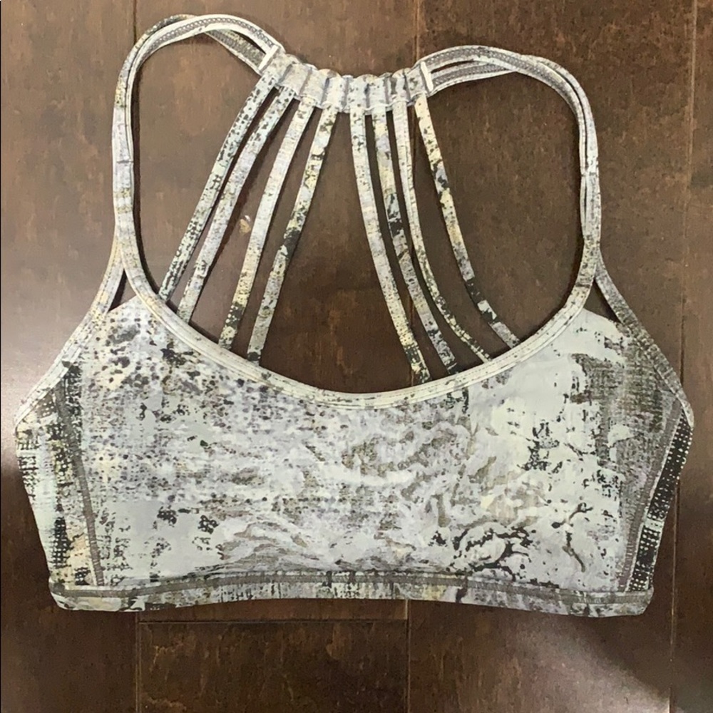 Lululemon sports bra